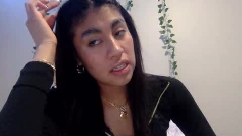 pretty_girl828687 online show from 01-13-26, 05:40