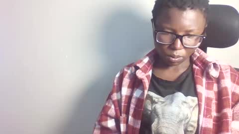 pretty_kemmy online show from 09-18-25, 06:48