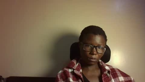 pretty_kemmy online show from 10-01-25, 07:47