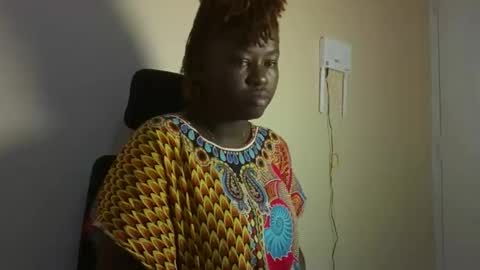 pretty_kemmy online show from 10-01-25, 09:54