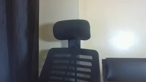 pretty_kemmy online show from 10-05-25, 07:17
