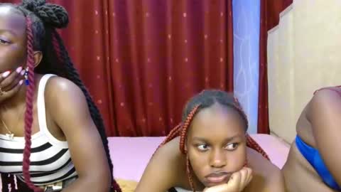 Snapshot of pretty_lioness_ chatting on 02-20-26, 06:30 Pretty online show from 02-20-26, 06:30