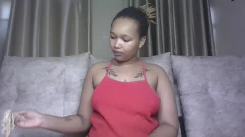 Snapshot of pretty_little_baibe chatting on 11-11-25, 09:53 Tracy online show from 11-11-25, 09:53