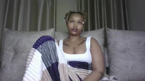 Snapshot of pretty_little_baibe chatting on 11-24-25, 11:26 Tracy online show from 11-24-25, 11:26