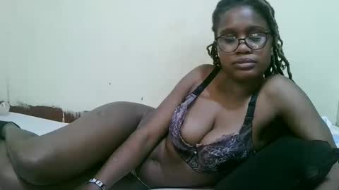 Snapshot of pretty_mellan chatting on 02-17-25, 05:32 pretty_mellan online show from 02-17-25, 05:32