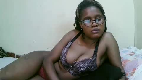 pretty_mellan online show from 03-06-25, 12:30