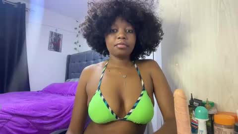 Snapshot of pretty_peaches chatting on 12-15-25, 09:08 Pretty peaches online show from 12-15-25, 09:08