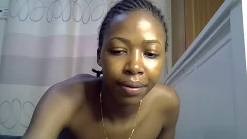 pretty_petite24 online show from 01-03-25, 05:50
