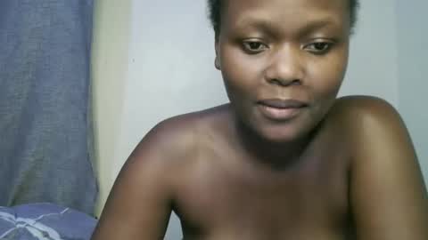 pretty_shanz online show from 10-19-25, 04:18