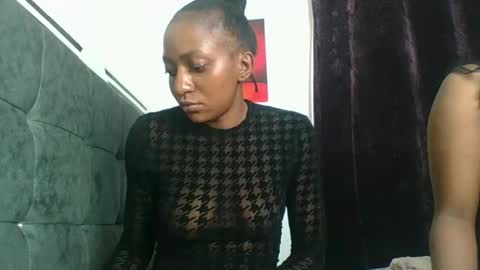 Snapshot of pretty_tiny chatting on 11-25-25, 08:42 pretty_tiny online show from 11-25-25, 08:42