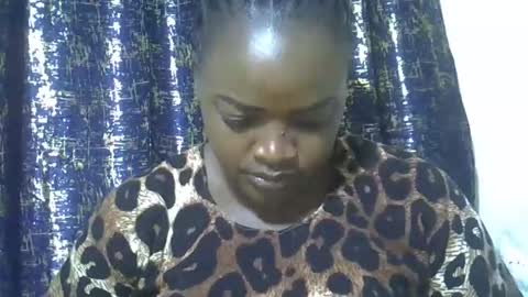 Snapshot of pretty_vall chatting on 10-13-25, 07:25 pretty_vall online show from 10-13-25, 07:25