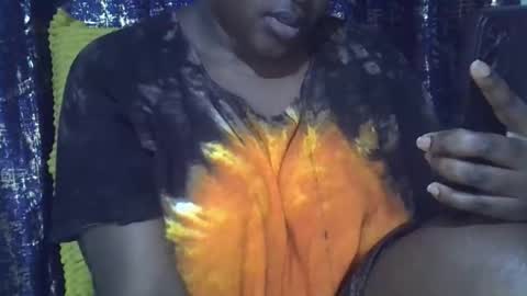 Snapshot of pretty_vall chatting on 10-20-25, 03:29 pretty_vall online show from 10-20-25, 03:29