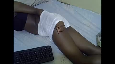 Snapshot of prettyalma chatting on 12-28-24, 09:08 prettyalma online show from 12-28-24, 09:08