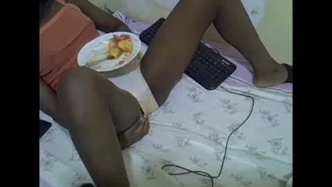 Snapshot of prettyalma chatting on 01-05-25, 11:59 prettyalma online show from 01-05-25, 11:59