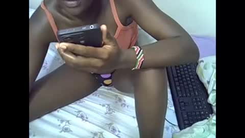 Snapshot of prettyalma chatting on 03-09-25, 06:00 prettyalma online show from 03-09-25, 06:00