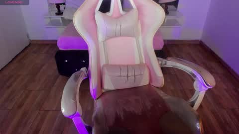 Snapshot of prettycouple420 chatting on 12-07-24, 10:45 prettycouple420 online show from 12-07-24, 10:45