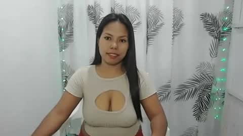Snapshot of prettygirl_ynna chatting on 11-16-25, 10:37 prettygirl_ynna online show from 11-16-25, 10:37