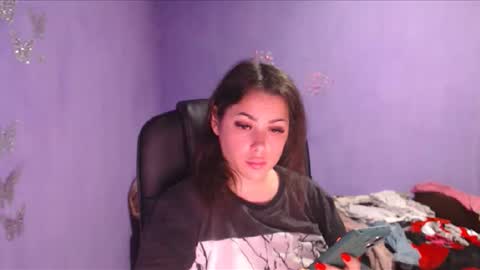 prettyjulliette online show from 12-17-24, 03:49