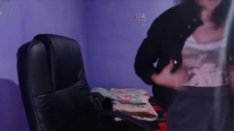 prettyjulliette online show from 12-30-24, 02:30