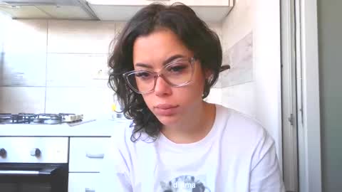 prettyjulliette online show from 10-21-25, 09:32