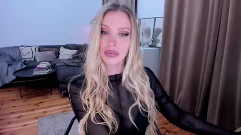 Eva online show from 11-21-25, 12:21