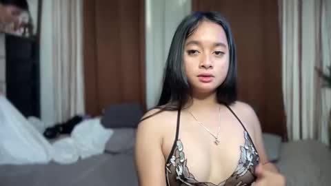 Snapshot of prettylittle_lady chatting on 11-11-25, 11:05 prettylittle_lady online show from 11-11-25, 11:05