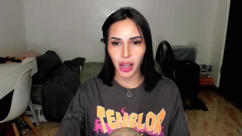 Snapshot of prettylittlesuckerr chatting on 09-19-25, 11:55 Jovill Mays online show from 09-19-25, 11:55