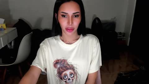 Snapshot of prettylittlesuckerr chatting on 09-21-25, 07:54 Jovill Mays online show from 09-21-25, 07:54