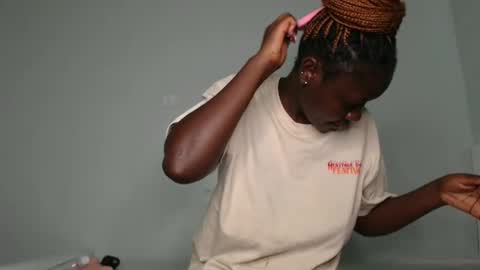 Lizzy online show from 02-13-25, 07:03