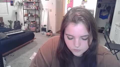 Snapshot of prettypearl123 chatting on 10-31-25, 09:21 pretttypearl online show from 10-31-25, 09:21