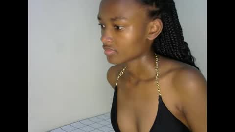 prettyquiny254 online show from 10-01-25, 10:38