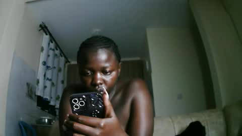 prettyreen online show from 11-19-25, 02:22