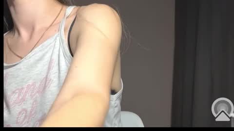 Snapshot of prettyyy_angel chatting on 09-26-25, 06:12 prettyyy_angel online show from 09-26-25, 06:12