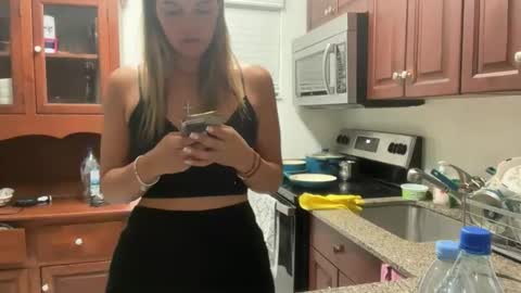 Snapshot of prettyyykittyyy22 chatting on 11-08-25, 12:11 prettyyykittyyy22 online show from 11-08-25, 12:11