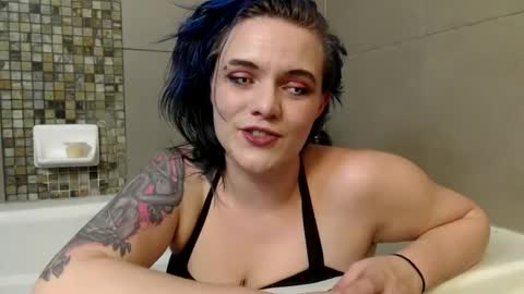 PrimalDelilah online show from 12-08-24, 04:46