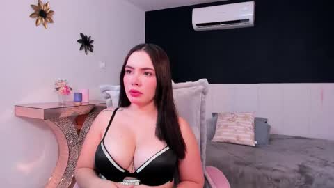 Mia online show from 03-03-26, 11:38