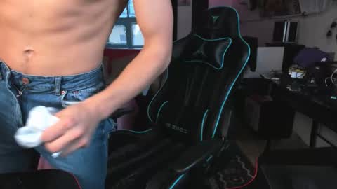 Snapshot of prince_nik chatting on 12-01-25, 11:26 prince online show from 12-01-25, 11:26