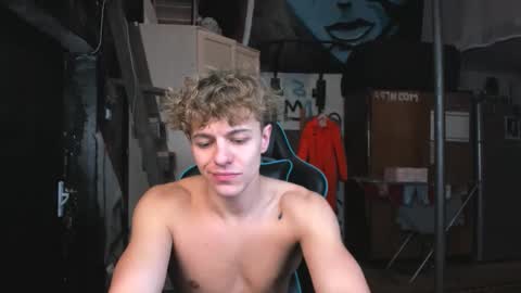 Snapshot of prince_nik chatting on 12-05-25, 11:08 prince online show from 12-05-25, 11:08