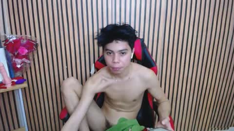 Snapshot of princes_henry chatting on 02-19-25, 05:06 princes_henry online show from 02-19-25, 05:06