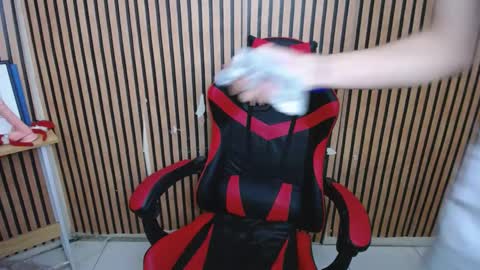 Snapshot of princes_henry chatting on 03-08-25, 06:37 princes_henry online show from 03-08-25, 06:37