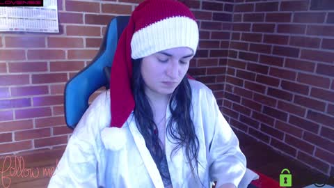 Leia online show from 12-30-24, 01:58