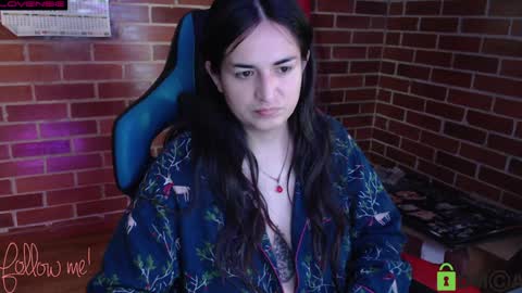 Leia online show from 01-08-25, 01:41