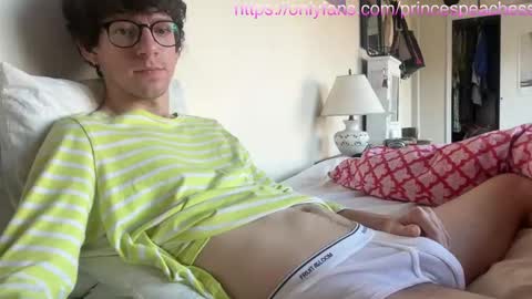 Peaches online show from 10-23-25, 08:40