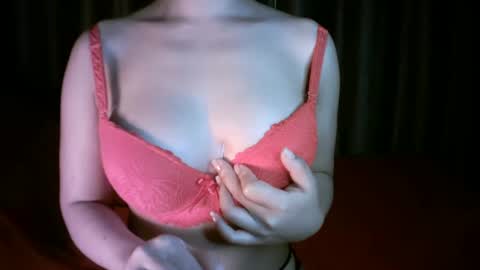 Snapshot of princess916446 chatting on 01-10-25, 02:02 princess online show from 01-10-25, 02:02