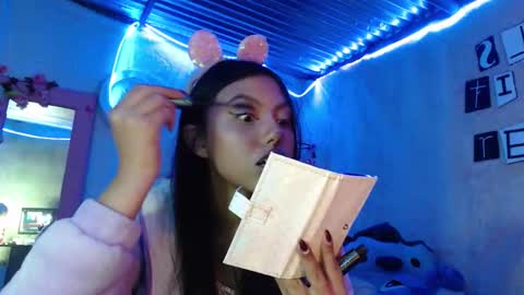  Elia  online show from 10-19-25, 11:16