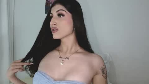 Snapshot of princess_ofyourdreams chatting on 12-04-25, 08:50 Sophie online show from 12-04-25, 08:50