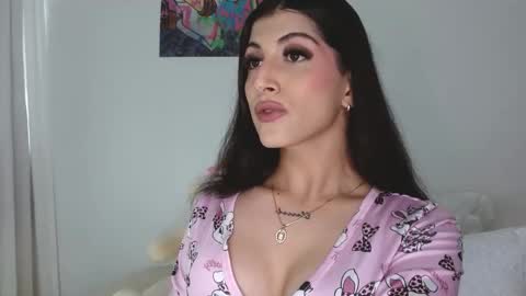 Snapshot of princess_ofyourdreams chatting on 12-05-25, 01:52 Sophie online show from 12-05-25, 01:52