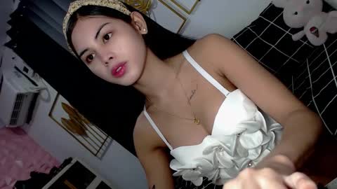 Estela online show from 01-02-25, 03:05