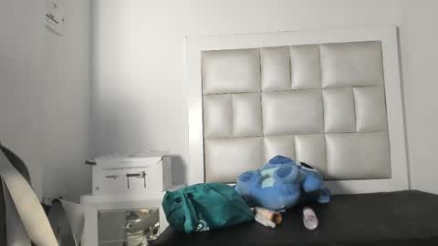 princess_tokyo_ online show from 11-18-25, 04:39