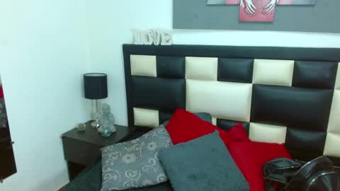 Snapshot of princess_violetx chatting on 11-23-25, 10:42 princess_violetx online show from 11-23-25, 10:42